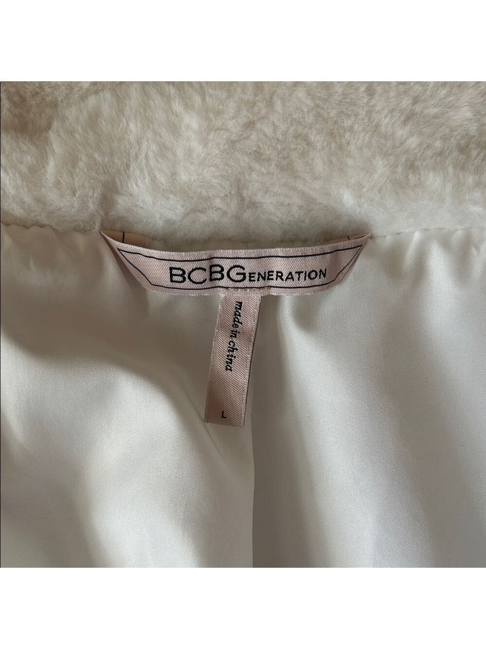 BCBGeneration White Faux Fur Cape - Picture 9 of 11